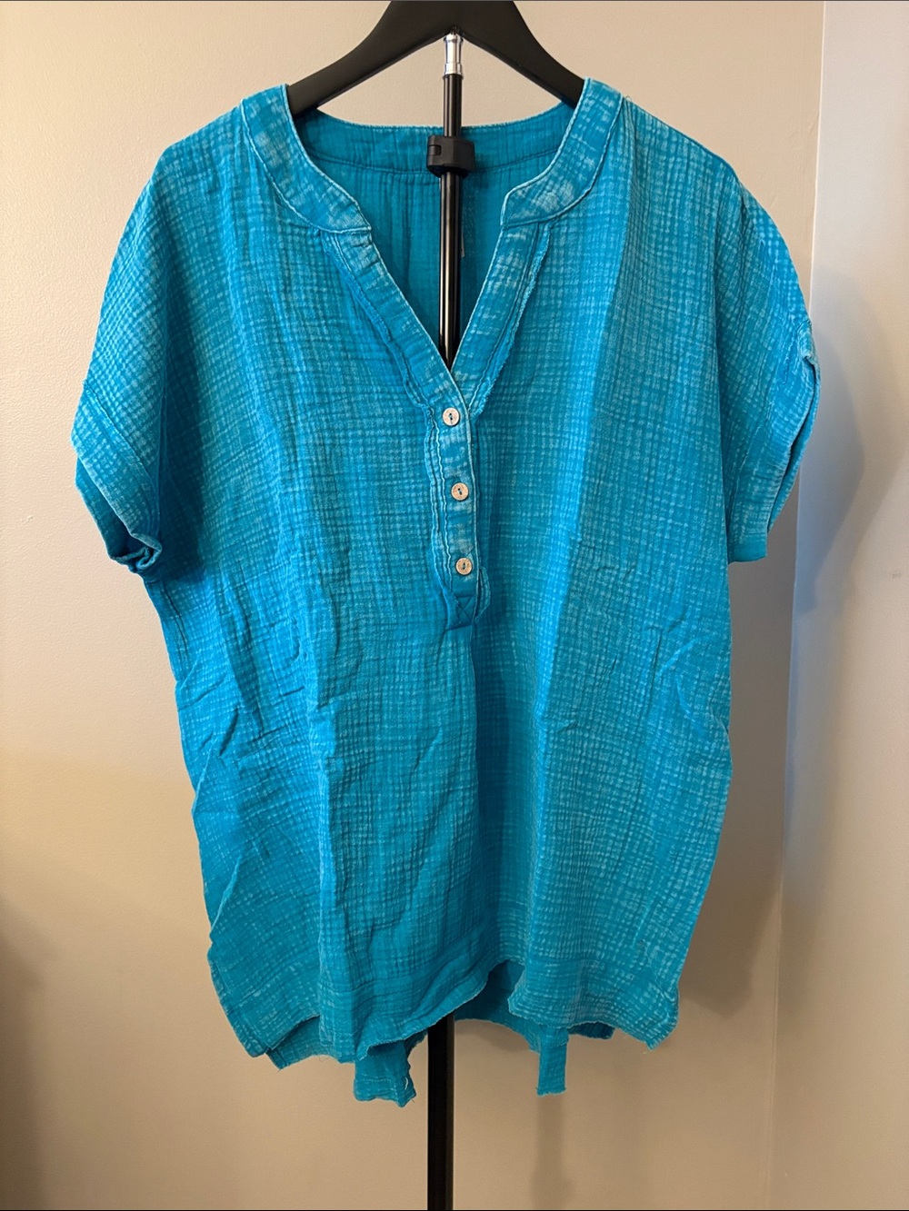 NWOT Zenana Size Large/XL Guaze Short Sleeve Top in Ocean Blue